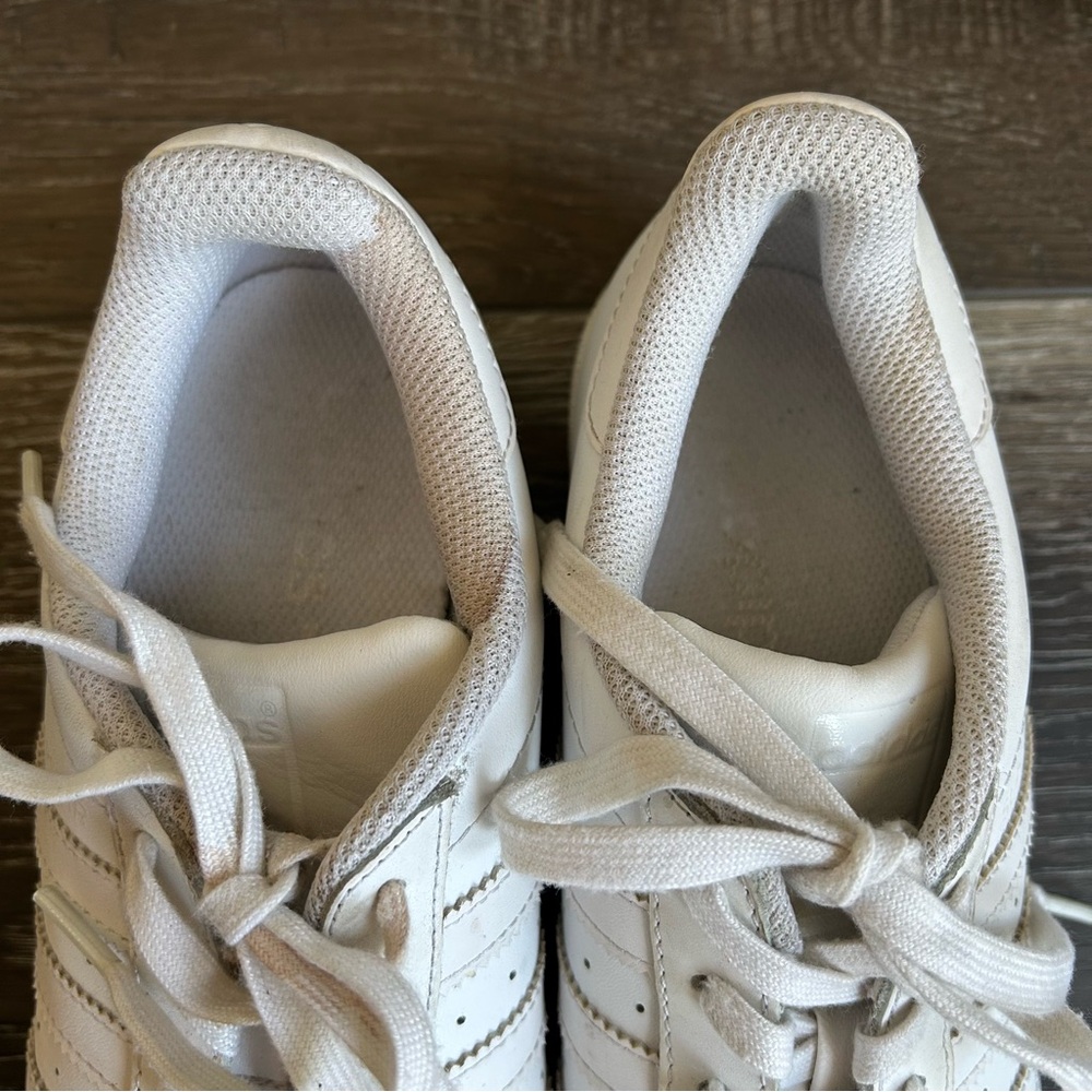 Adidas Superstar White Sneaker Size 8 - Picture 6 of 8